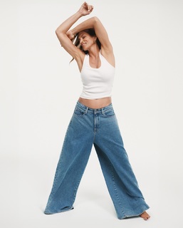 Cindy Crawford feet photo thumbnail
