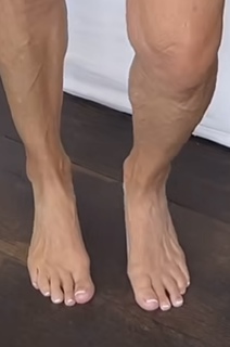 Denise Austin feet photo thumbnail