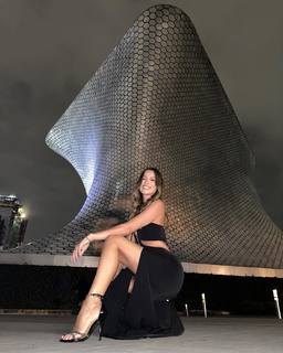 Carolina Ardohain feet photo thumbnail