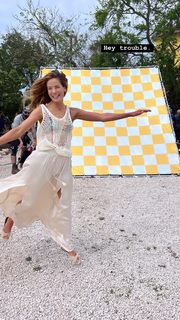 Michelle Monaghan feet photo thumbnail