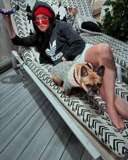 Marie Avgeropoulos feet photo 3