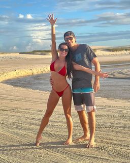 Deborah Secco feet photo thumbnail