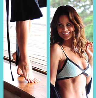 Brooke Burke feet photo thumbnail