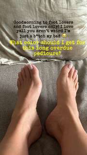 Julieanna Marie Goddard feet photo thumbnail