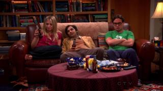 Kaley Cuoco feet photo thumbnail
