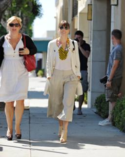 Jessica Biel feet photo thumbnail