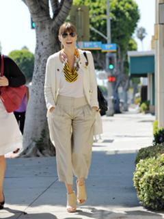 Jessica Biel feet photo thumbnail