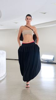 Kendall Jenner feet photo thumbnail