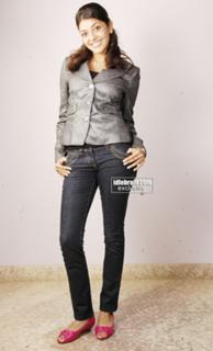 Kajal Aggarwal feet photo thumbnail