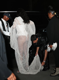 Rihanna feet photo thumbnail