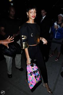 Rihanna feet photo thumbnail