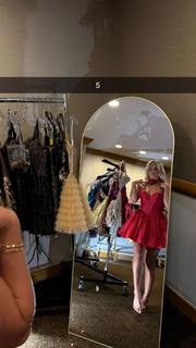Katie Sigmond feet photo thumbnail