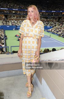 Busy Philipps feet photo thumbnail
