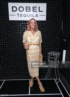 Busy Philipps feet photo thumbnail
