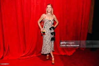 Busy Philipps feet photo thumbnail