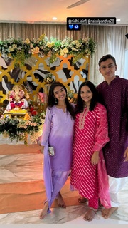 Anushka Sen feet photo thumbnail