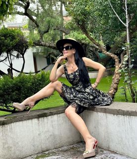 Maribel Guardia feet photo thumbnail