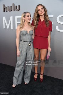Emma Roberts feet photo thumbnail