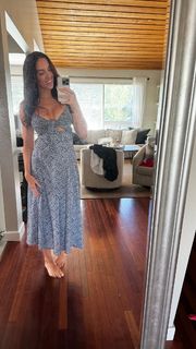 Chelsea Green feet photo thumbnail