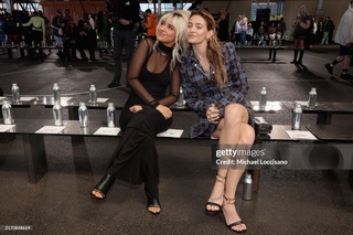 Paris Jackson feet photo thumbnail