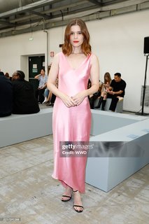 Kate Mara feet photo thumbnail