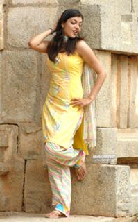 Kajal Aggarwal feet photo thumbnail