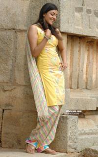 Kajal Aggarwal feet photo thumbnail