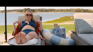 Dakota Fanning feet photo thumbnail