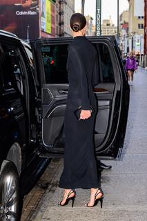 Karlie Kloss feet photo thumbnail