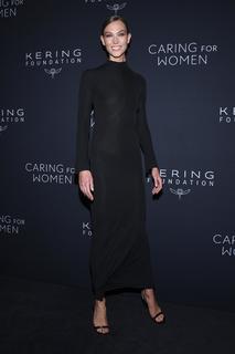 Karlie Kloss feet photo thumbnail