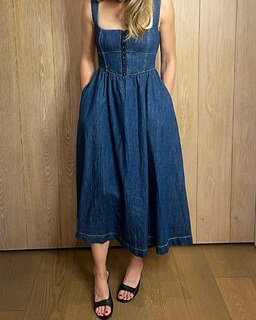 Kristen Bell feet photo thumbnail