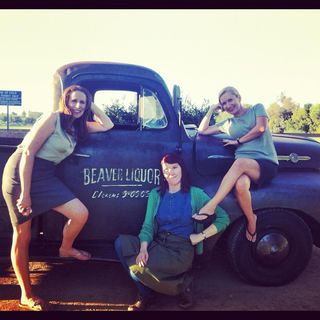 Angela Kinsey feet photo thumbnail