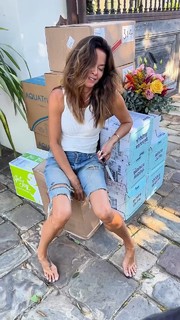 Brooke Burke feet photo thumbnail