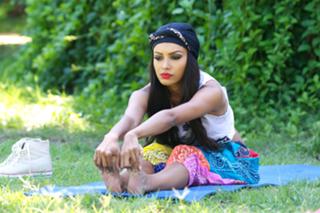 Kat Graham feet photo thumbnail