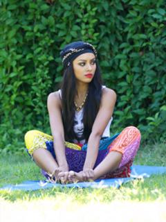 Kat Graham feet photo thumbnail