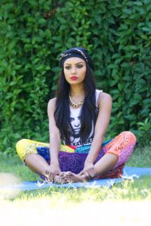 Kat Graham feet photo thumbnail