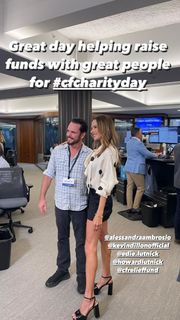 Alessandra Ambrosio feet photo thumbnail
