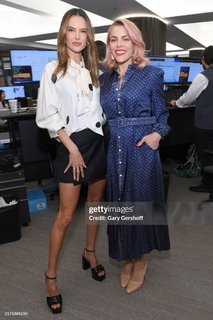 Alessandra Ambrosio feet photo thumbnail