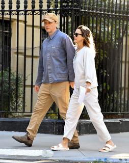 Keri Russell feet photo thumbnail