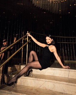 Larissa Manoela feet photo thumbnail