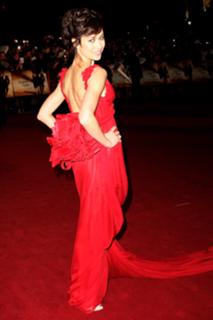Olga Kurylenko feet photo thumbnail