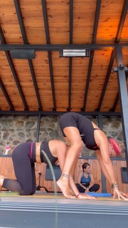 Pinar Altug feet photo thumbnail