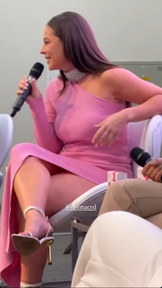 Paolla Oliveira feet photo thumbnail