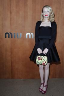 Emma Stone feet photo thumbnail