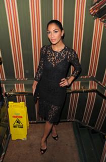 Nicole Scherzinger feet photo thumbnail