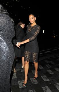 Nicole Scherzinger feet photo thumbnail