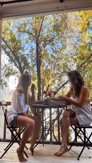 Brooke Burke feet photo thumbnail