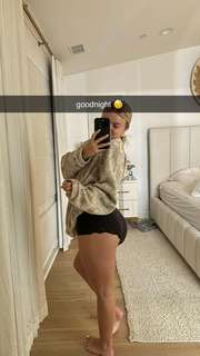 Katie Sigmond feet photo thumbnail