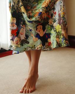 Meryem Uzerli feet photo 2