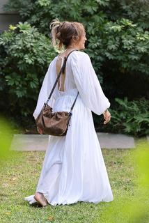 Jennifer Lopez feet photo thumbnail